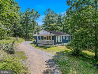 378 OAK HILL RD, Berkeley Springs, WV 25411
