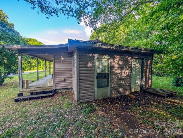 172 Lower Browns Creek Road, Burnsville, NC 28714