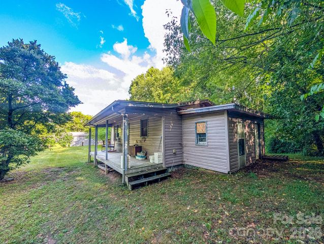 172 Lower Browns Creek Road, Burnsville, NC 28714