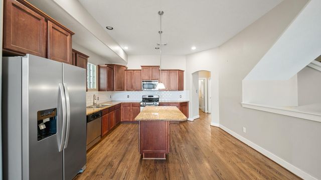 5637 Oasis Palm Lane, Houston, TX 77021