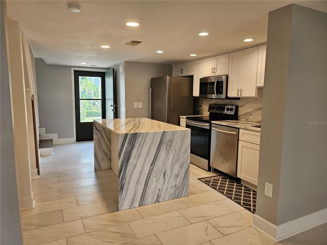 1028 APOLLO BEACH BOULEVARD 19, Apollo Beach, FL 33572