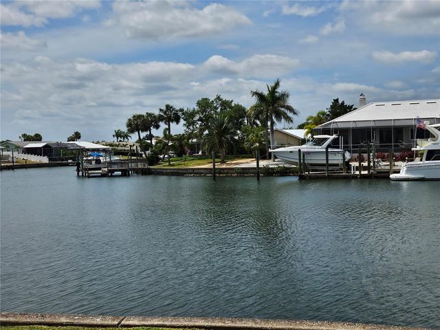 1028 APOLLO BEACH BOULEVARD 19, Apollo Beach, FL 33572