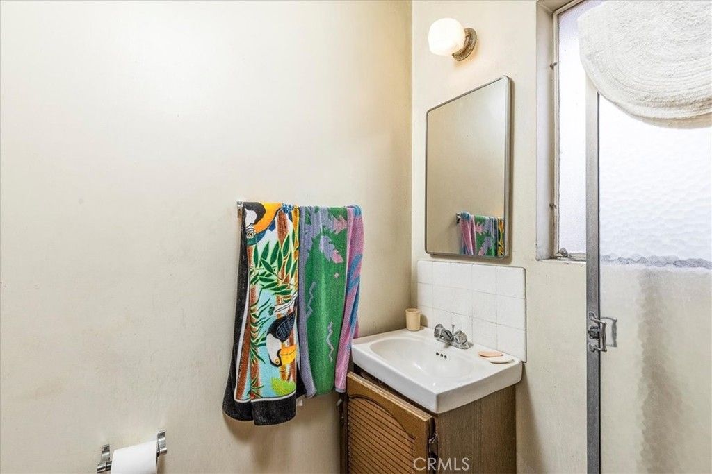 Image 16 of property listing at 949 W Rosewood Court, Ontario, CA 91762