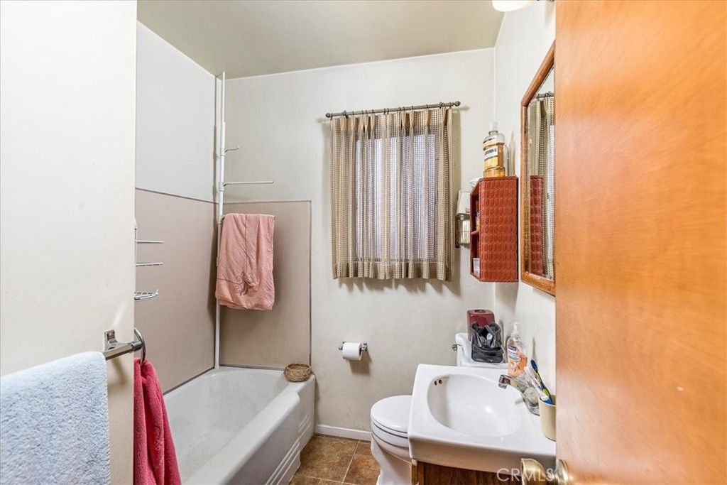 Image 18 of property listing at 949 W Rosewood Court, Ontario, CA 91762