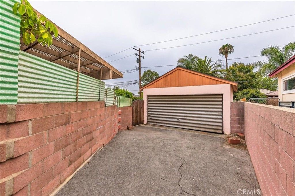 Image 21 of property listing at 949 W Rosewood Court, Ontario, CA 91762