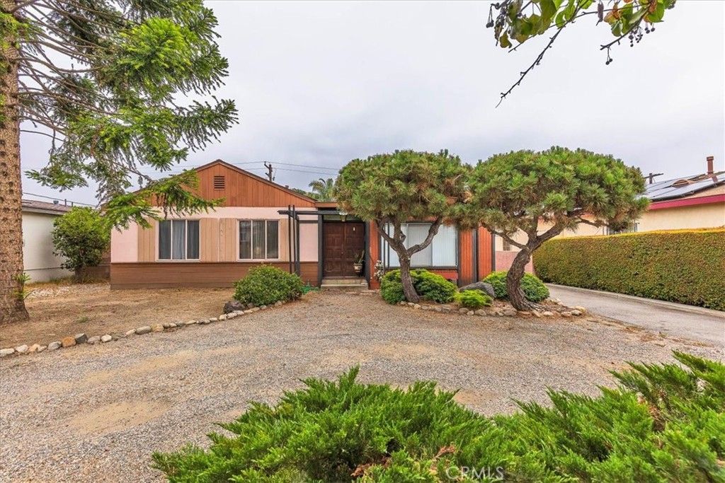 Image 5 of property listing at 949 W Rosewood Court, Ontario, CA 91762