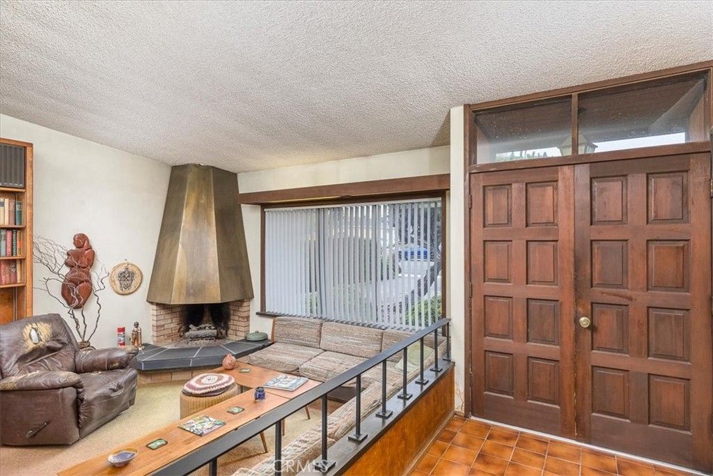 Image 6 of property listing at 949 W Rosewood Court, Ontario, CA 91762