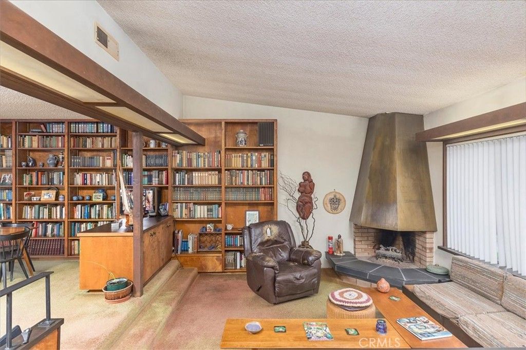 Image 8 of property listing at 949 W Rosewood Court, Ontario, CA 91762