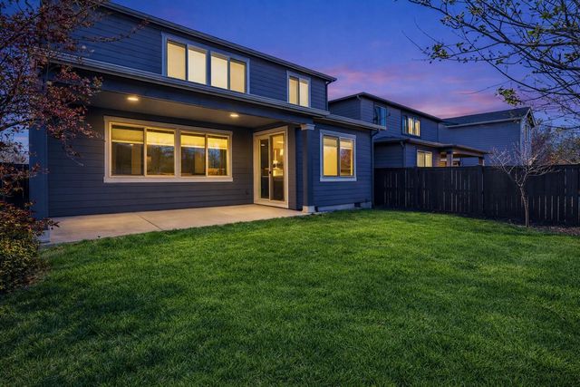 20991 NE Legend Place, Bend, OR 97701