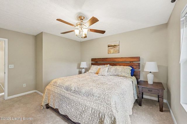 8622 Grand Neptune Dr, Louisville, KY 40228