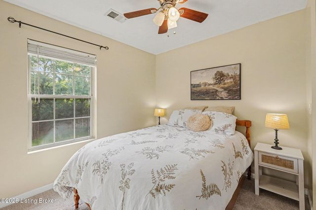 8622 Grand Neptune Dr, Louisville, KY 40228