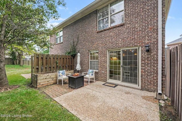 8622 Grand Neptune Dr, Louisville, KY 40228