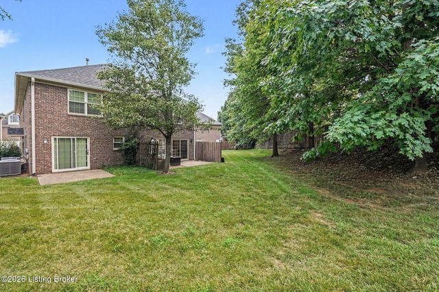 8622 Grand Neptune Dr, Louisville, KY 40228