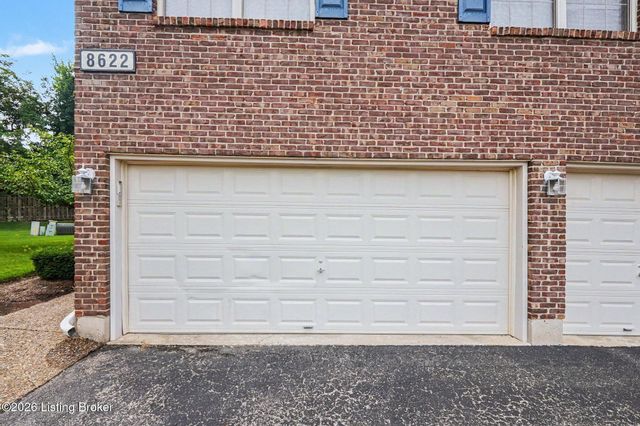 8622 Grand Neptune Dr, Louisville, KY 40228