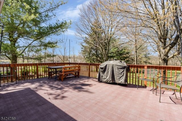 3 Millbrook Rd., Raritan Twp., NJ 08822