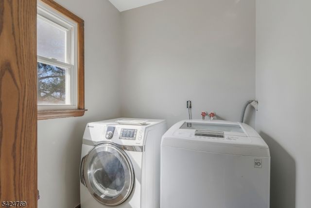 3 Millbrook Rd., Raritan Twp., NJ 08822