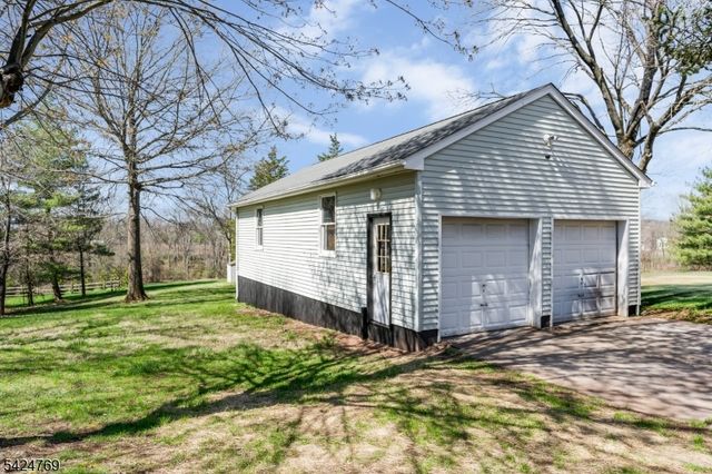 3 Millbrook Rd., Raritan Twp., NJ 08822