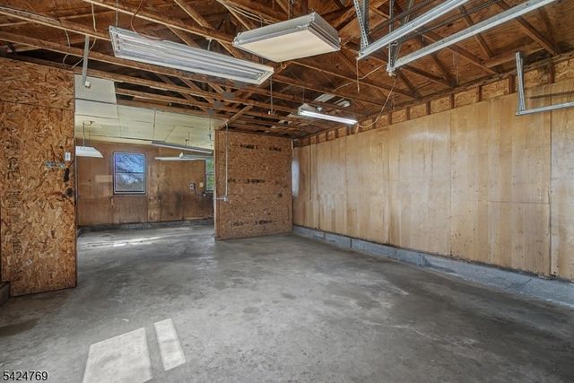 3 Millbrook Rd., Raritan Twp., NJ 08822