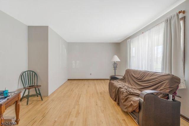3 Millbrook Rd., Raritan Twp., NJ 08822