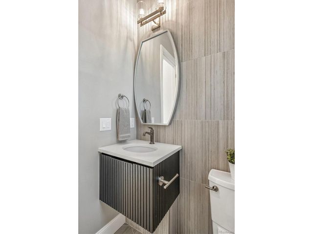 1699 Bellaire St, Denver, CO 80220