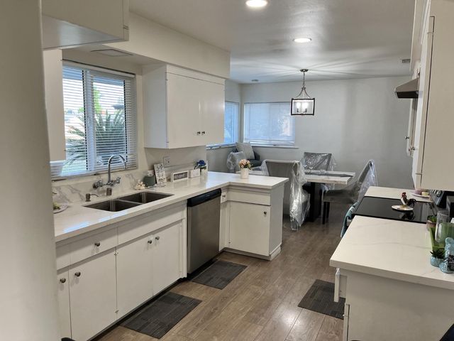 2235 N Backer Avenue, Fresno, CA 93703