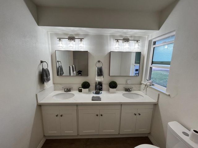 2235 N Backer Avenue, Fresno, CA 93703