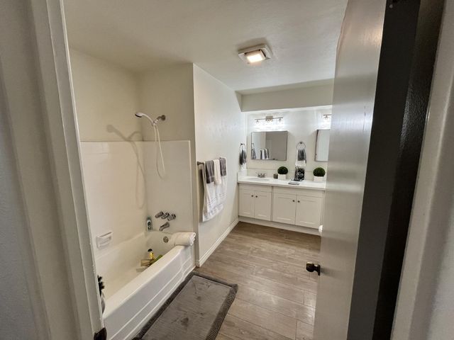 2235 N Backer Avenue, Fresno, CA 93703