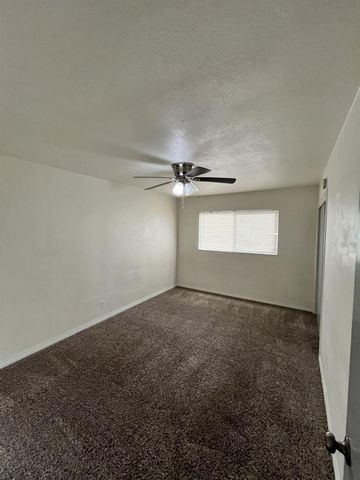 2235 N Backer Avenue, Fresno, CA 93703