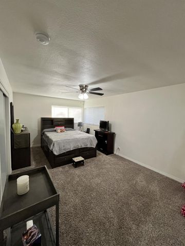 2235 N Backer Avenue, Fresno, CA 93703