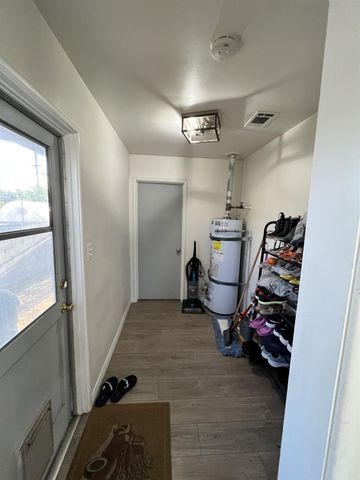 2235 N Backer Avenue, Fresno, CA 93703
