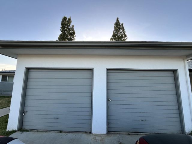 2235 N Backer Avenue, Fresno, CA 93703