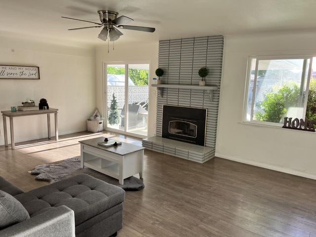 2235 N Backer Avenue, Fresno, CA 93703