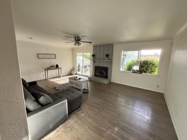 2235 N Backer Avenue, Fresno, CA 93703