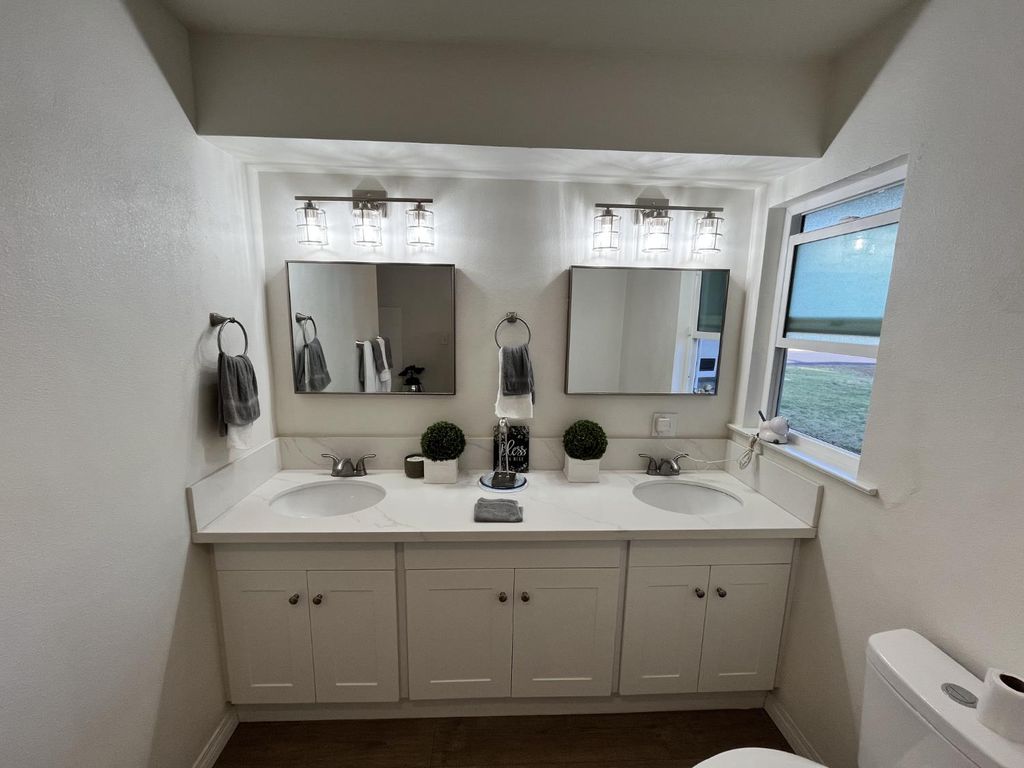 Image 15 of property listing at 2235 N Backer Avenue, Fresno, CA 93703
