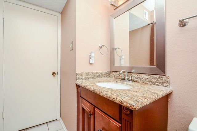 2321 Crescent Park Drive 276, Houston, TX 77077