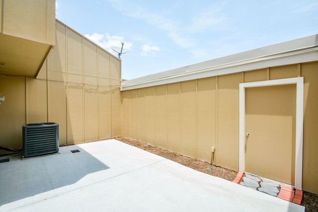 2321 Crescent Park Drive 276, Houston, TX 77077