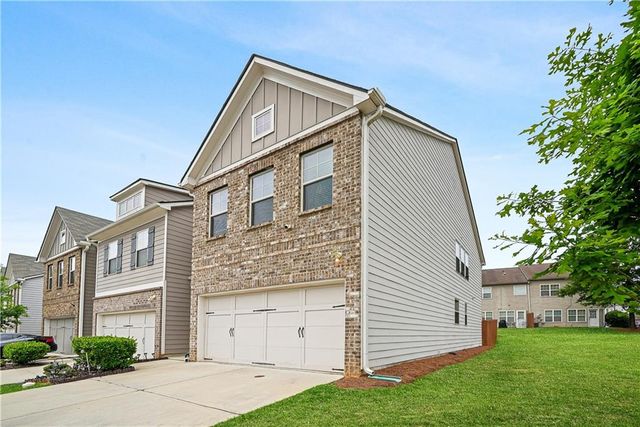5888 Radford Loop, Fairburn, GA 30213