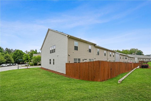 5888 Radford Loop, Fairburn, GA 30213