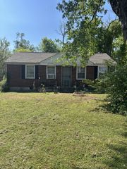 2926 Ironwood Dr, Nashville, TN 37214