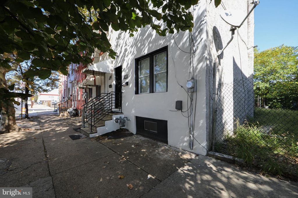 1034 S 4TH ST, CAMDEN, NJ 08103 — photo 2