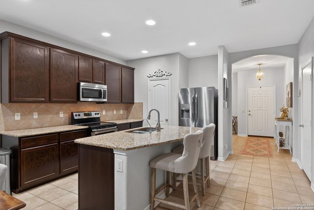 3502 Penta Fields, Converse, TX 78109