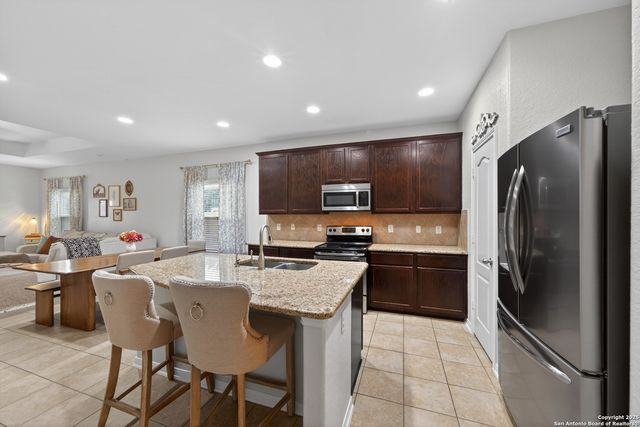 3502 Penta Fields, Converse, TX 78109