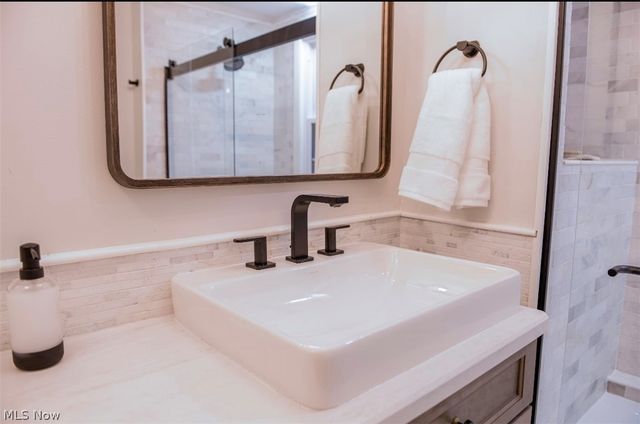 17707 Lomond Boulevard, Shaker Heights, OH 44122