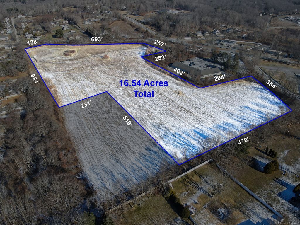 Wauregan Road, Plainfield, CT 06374