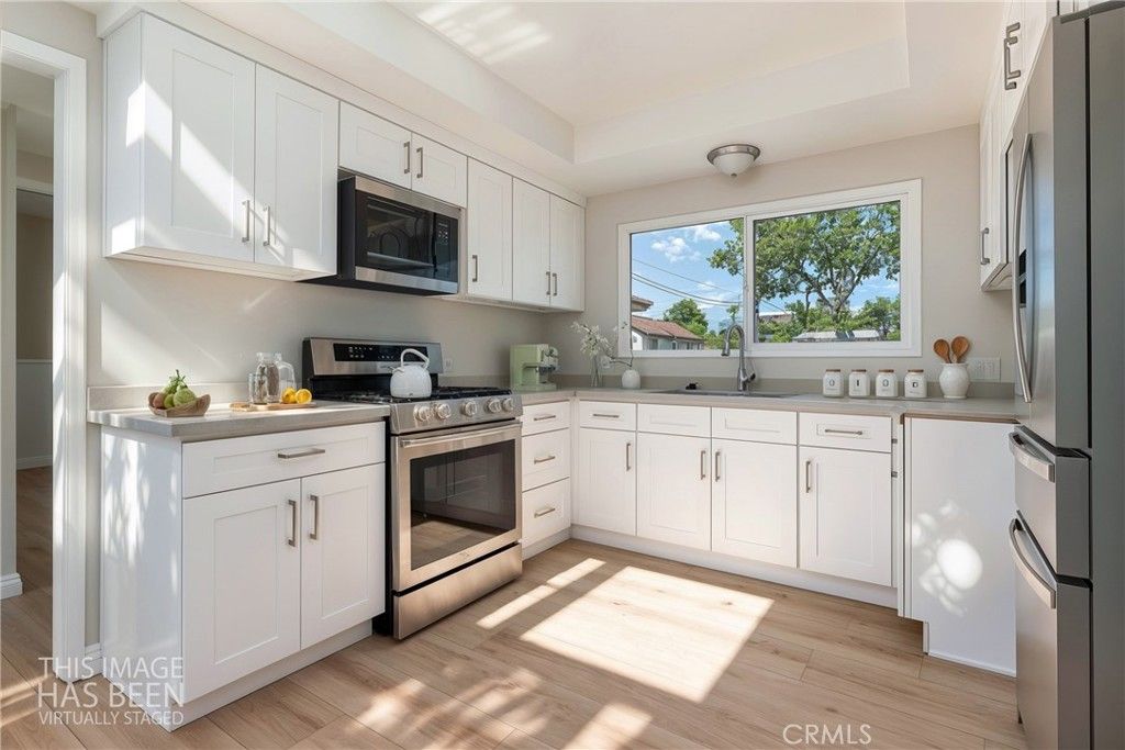 Image 7 of property listing at 9720 Workman Avenue, Temple City, CA 91780