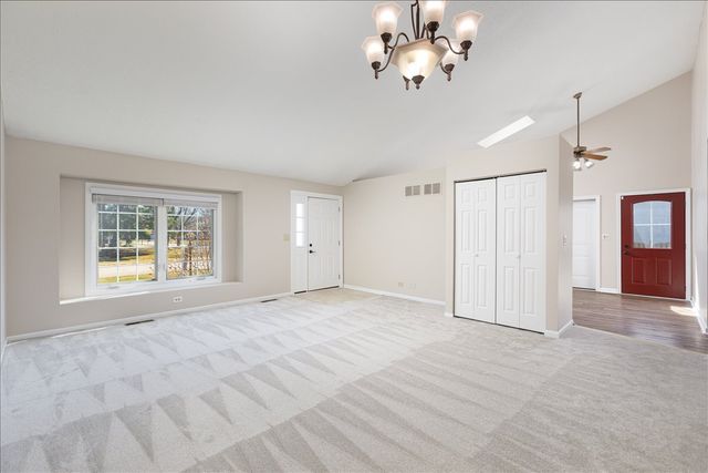 2725 Springdale Circle, Naperville, IL 60564