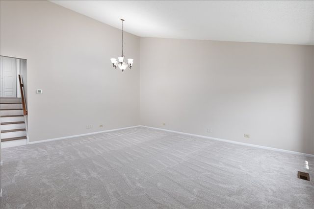 2725 Springdale Circle, Naperville, IL 60564