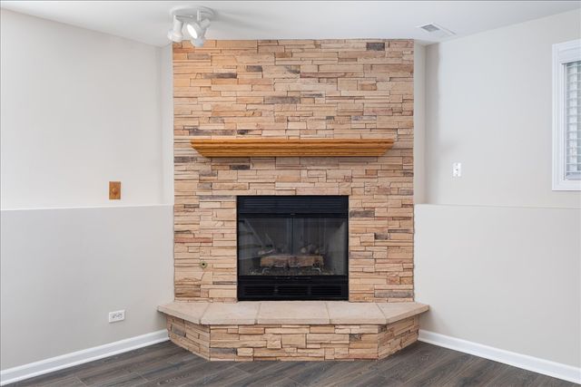 2725 Springdale Circle, Naperville, IL 60564