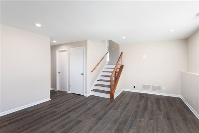 2725 Springdale Circle, Naperville, IL 60564