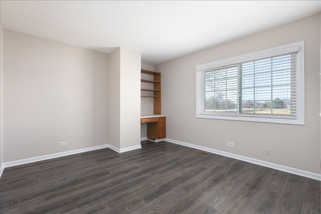 2725 Springdale Circle, Naperville, IL 60564